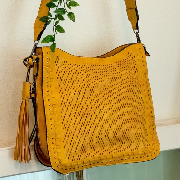 Mustard Conceal Carry Purse - Picture 2 of 7